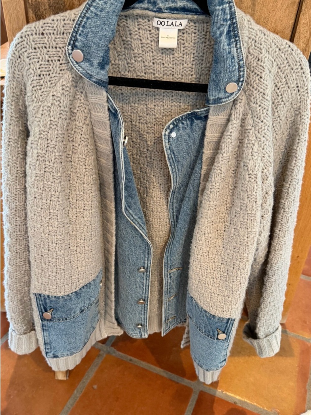 OO LALA Women's Light grey Knit Cardigan with Denim Trim